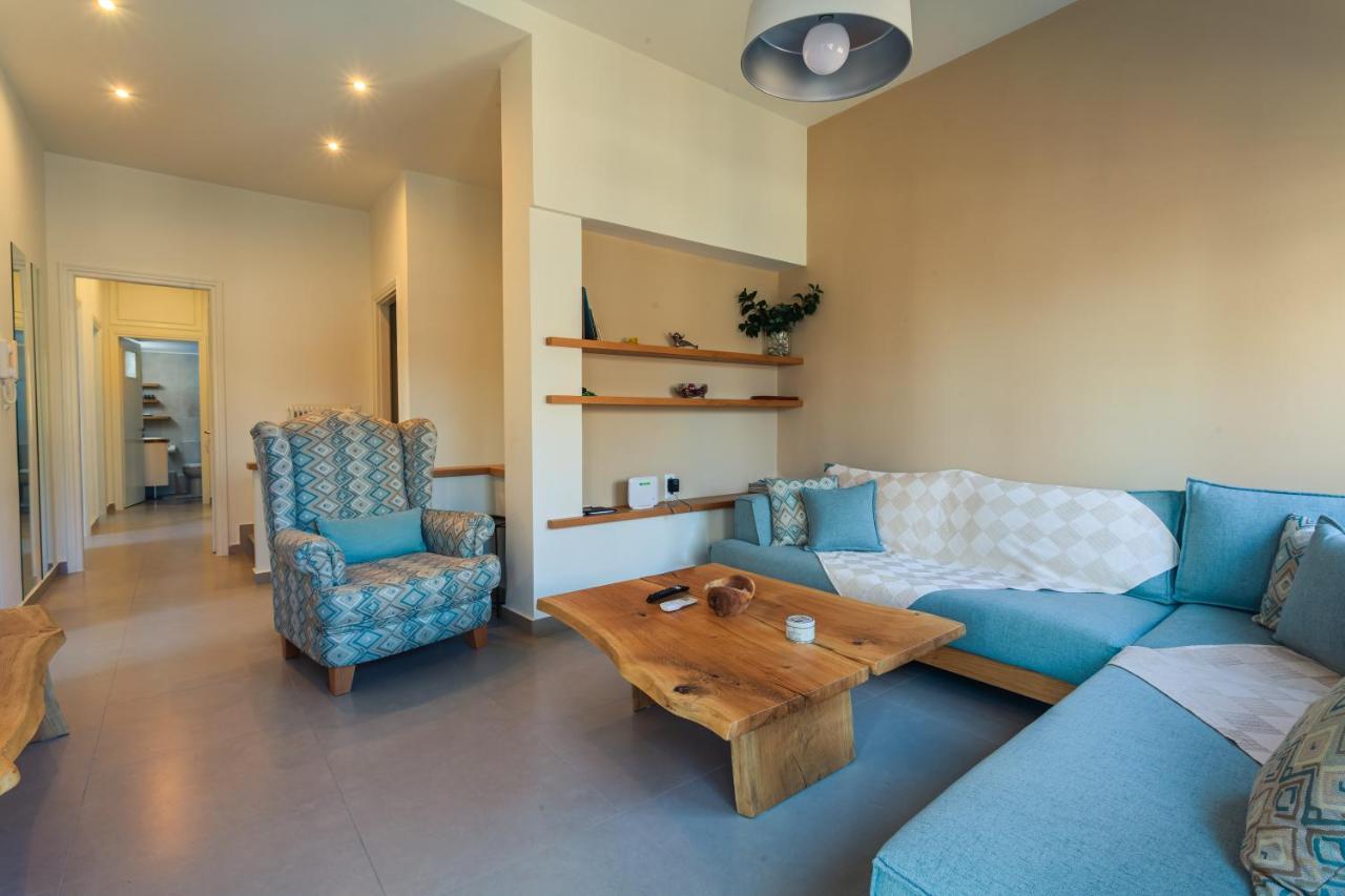 Upscale Modern Escape In The Historic Center Apartment Kalamata Exterior photo