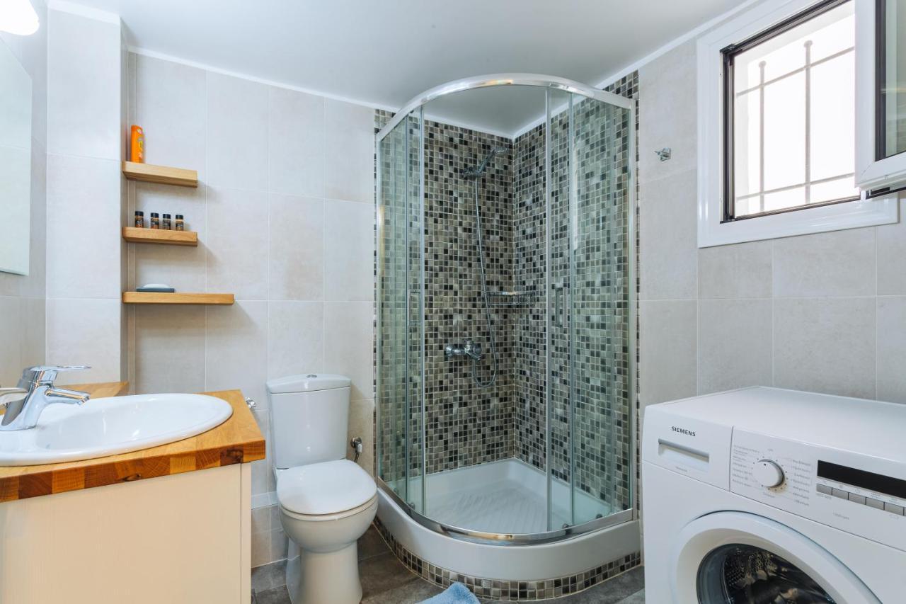 Upscale Modern Escape In The Historic Center Apartment Kalamata Exterior photo