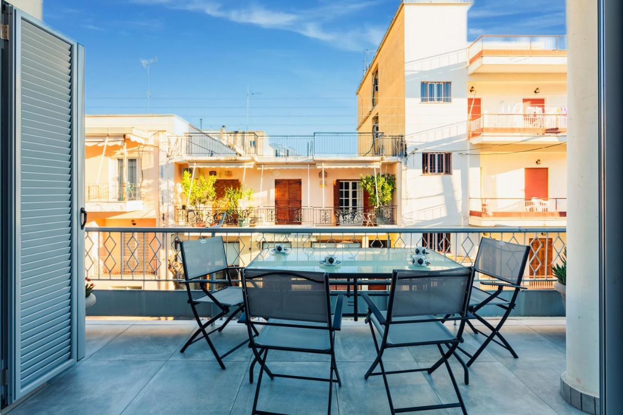 Upscale Modern Escape In The Historic Center Apartment Kalamata Exterior photo